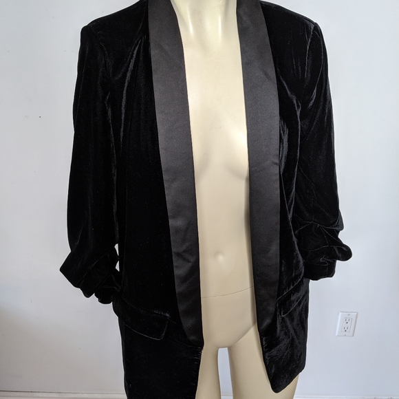 🆕Zara - velvet black open duster